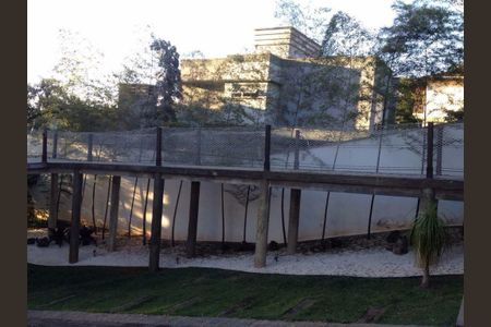 7_photo/94cf00625d.7e2ea02b9085bf9d-ATLAS-1301df59-2bce-45c4-90bf-6d4467bc7d46.jpg de casa de condomínio à venda com 4 quartos, 1000m² em Chácara Moinho Velho, Carapicuíba