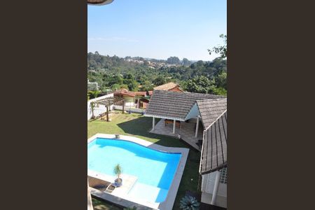 5_photo/94cf00625d.7e2ea02b9085bf9d-ATLAS-1460f0e1-0d93-4a80-b90d-f2eeb3d4d8cf.jpg de casa de condomínio à venda com 4 quartos, 1000m² em Chácara Moinho Velho, Carapicuíba