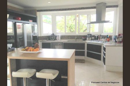 3_photo/94cf00625d.7e2ea02b9085bf9d-ATLAS-667db0b3-9f02-4de9-b008-ea358ebc1e87.jpg de casa de condomínio à venda com 4 quartos, 1000m² em Chácara Moinho Velho, Carapicuíba