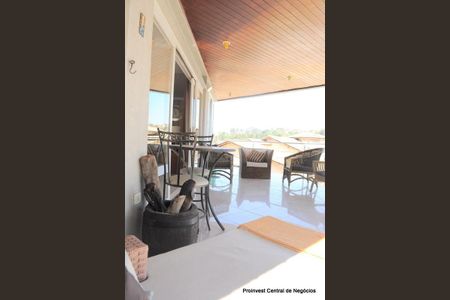 99_photo/94cf00625d.7e2ea02b9085bf9d-ATLAS-ef5f0aca-3b40-401e-ad85-7b88f3a780f8.jpg de casa de condomínio à venda com 4 quartos, 1000m² em Chácara Moinho Velho, Carapicuíba