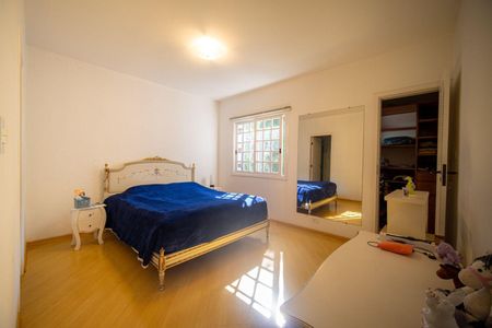 7_photo/94cf006351.82be18ad98973cde-ATLAS-b3bdbca4-3291-47a7-8d79-a69f44cfc5eb.jpg de casa de condomínio à venda com 4 quartos, 498m² em Recanto Impla, Carapicuíba