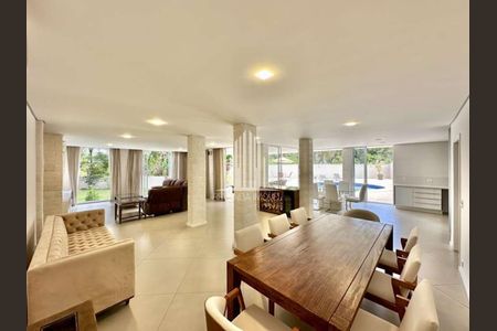 14_photo/94cf006461.df2406aa61ba3211-ATLAS-ae14a0c2-1ace-4c8a-888f-7a58e6f6e4eb.jpg de casa à venda com 3 quartos, 574m² em Recanto Impla, Carapicuíba