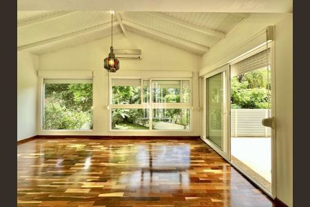 3_photo/94cf006461.df2406aa61ba3211-ATLAS-c70cbf5a-2213-4e21-bc5c-451b7bc258ef.jpg de casa à venda com 3 quartos, 574m² em Recanto Impla, Carapicuíba