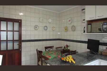 8_photo/94cf006471.28f6ec5d72603be5-ATLAS-cd3b5f7b-2c6c-4f34-b0f1-2e2d0e98b01a.jpg de casa de condomínio à venda com 3 quartos, 400m² em Chácara das Candeias, Carapicuíba