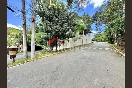 4_photo/94cf00649d.93b8fa184532727f-ATLAS-78942cc7-cf21-4e61-983b-eea2e50831ee.jpg de casa de condomínio à venda com 3 quartos, 574m² em Recanto Impla, Carapicuíba