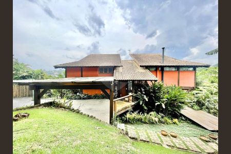 3_photo/94cf0064c7.8ca146e4695ff152-ATLAS-100a843c-3583-4e0e-adfd-75d184621714.jpg de casa de condomínio à venda com 3 quartos, 282m² em Recanto Impla, Carapicuíba