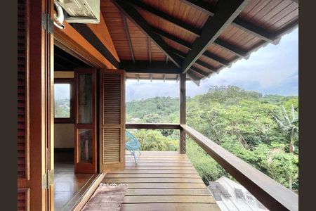 36_photo/94cf0064c7.8ca146e4695ff152-ATLAS-4e9b977b-1cec-4396-843b-28e61e54a449.jpg de casa de condomínio à venda com 3 quartos, 282m² em Recanto Impla, Carapicuíba