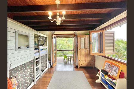 40_photo/94cf0064c7.8ca146e4695ff152-ATLAS-e52bb970-1242-4fe1-ba93-7274df07f870.jpg de casa de condomínio à venda com 3 quartos, 282m² em Recanto Impla, Carapicuíba