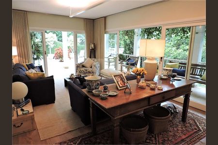 9_photo/94cf00651b.0abb473e952761da-ATLAS-fbdd4cd4-5637-459d-bfa8-9918efeed8da.jpg de casa à venda com 4 quartos, 400m² em Recanto Impla, Carapicuíba