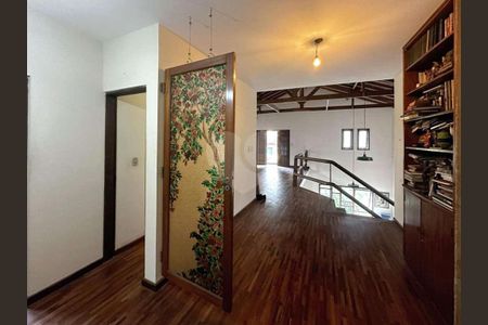 3_photo/94cf00659b.588d4a7fb74764b6-ATLAS-0852b653-b4e9-4ca2-b574-27831ba4b1e2.jpg de casa à venda com 4 quartos, 303m² em Vila Diva, Carapicuíba