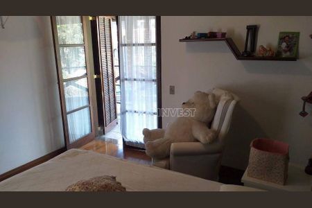 12_photo/94cf00659b.e17343cf5b702f60-ATLAS-4e631a33-678d-4849-ae9a-d5b9e56ba16f.jpg de casa à venda com 3 quartos, 285m² em Vila Diva, Carapicuíba