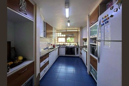 3_photo/94cf006789.e068b8e6bc12c7f3-ATLAS-09954e10-e7a6-44c5-a1b0-f2ee4a18a20f.jpg de casa para alugar com 4 quartos, 439m² em Pousada dos Bandeirantes, Carapicuíba