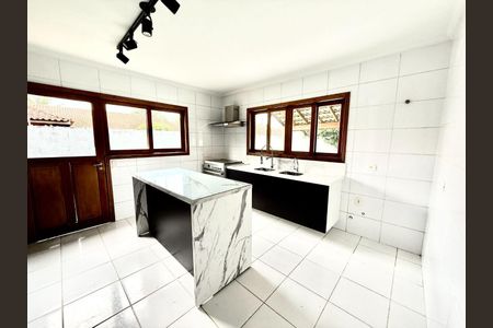17_photo/94cf0067bd.98319c766f537efd-ATLAS-975e9ae8-76d4-4ad0-b021-23fc36ffcdd0.jpg de casa para alugar com 4 quartos, 391m² em Pousada dos Bandeirantes, Carapicuíba