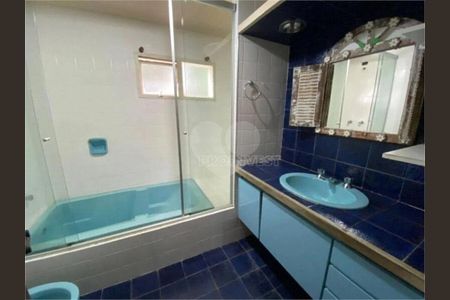 6_photo/94cf0067e3.b3ee86c0c40a13e2-ATLAS-39c46bc8-2084-4933-942e-06f11023f389.jpg de casa à venda com 5 quartos, 279m² em Vilarejo, Carapicuíba