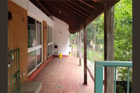 11_photo/94cf0067e3.b3ee86c0c40a13e2-ATLAS-7e9bb480-bb9a-44d8-8d99-47af9b9f1d57.jpg de casa à venda com 5 quartos, 279m² em Vilarejo, Carapicuíba