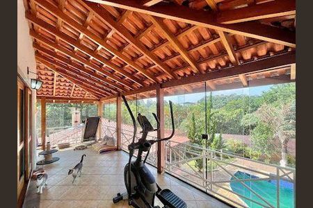 18_photo/94cf006953.f5994e8b2021a887-ATLAS-fd0942ba-56ff-44ee-906c-ff04a9900a9d.jpg de casa de condomínio à venda com 3 quartos, 357m² em Chácara das Paineiras, Carapicuíba