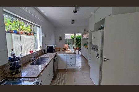 8_photo/94cf006969.ead0744c2329e0c8-ATLAS-402eb6f9-fa3f-457a-aada-cbb7a99ab256.jpg de casa para alugar com 4 quartos, 231m² em Chácara das Paineiras, Carapicuíba