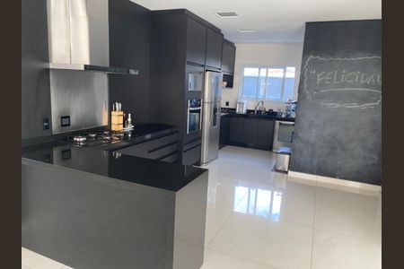 5_photo/94cf006e41.9f73e101bd22bb98-ATLAS-4a09f7a0-39bd-4159-b4f6-49cbe7a39ce1.jpg de casa para alugar com 3 quartos, 360m² em Vilarejo, Carapicuíba