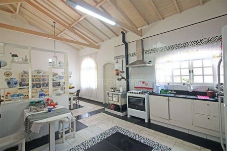 13_photo/94cf006ed1.f14d7a494a64fc38-ATLAS-490fe5ff-3968-4b28-a2a5-f0e2a8bd19d0.jpg de casa à venda com 2 quartos, 230m² em Vilarejo, Carapicuíba