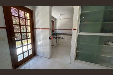 23_photo/94cf006f3d.e5c1dbf3952ec410-ATLAS-cc61cfd7-0660-4e1f-9705-d907a85efad3.jpg de casa à venda com 4 quartos, 223m² em Vilarejo, Carapicuíba