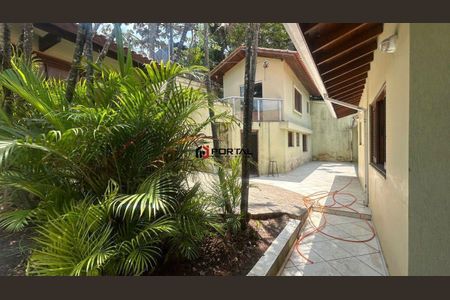 2_photo/94cf006f3d.e5c1dbf3952ec410-ATLAS-ecc1d1f1-2eb4-4dfa-bb2c-8e42bd5eb37b.jpg de casa à venda com 4 quartos, 223m² em Vilarejo, Carapicuíba