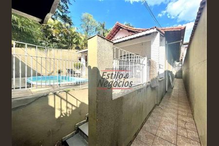 12_photo/94cf006f63.9b0e853e47463488-ATLAS-6ecc7c40-da78-43fc-b3a3-d7624117b00e.jpg de casa à venda com 3 quartos, 131m² em Vila Diva, Carapicuíba