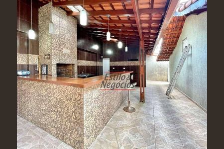 4_photo/94cf006f63.9b0e853e47463488-ATLAS-a0b1992b-5f7f-4b99-8e4f-e398c7c9590d.jpg de casa à venda com 3 quartos, 131m² em Vila Diva, Carapicuíba