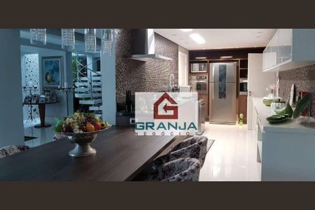 5_photo/94cf006f65.ceff8192393c33de-ATLAS-401f3944-3834-4da0-bcfb-752c42ec2d9a.jpg de casa à venda com 5 quartos, 218m² em Vila Diva, Carapicuíba