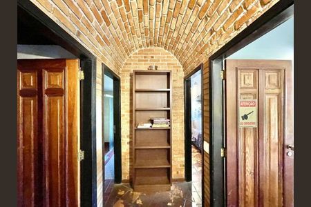 10_photo/94cf006f69.786c4abf0a136510-ATLAS-6fb8a4e9-d02d-46c7-b2ab-3500e6dc46a0.jpg de casa à venda com 3 quartos, 450m² em Vila Diva, Carapicuíba