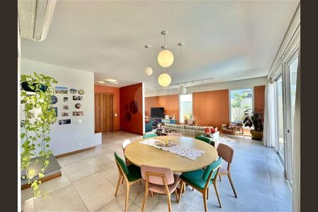 91_photo/94cf006fb5.a092227452ef5b5b-ATLAS-7de4b2d9-5749-4379-a658-307a0817b1d7.jpg de casa para alugar com 4 quartos, 345m² em Chácara dos Lagos, Carapicuíba