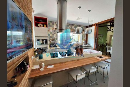 5_photo/94cf007373.4b31ccbd07ec468b-ATLAS-e6e84f05-47f4-4acf-b643-dd64357ee8b3.jpg de casa de condomínio à venda com 5 quartos, 322m² em Vilarejo, Carapicuíba