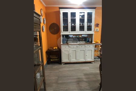 8_photo/94cf0074ab.06d0e82101a84137-ATLAS-6dd55bfa-c7e9-48f3-a67d-89e72de033d9.jpg de casa à venda com 3 quartos, 320m² em Chácara dos Lagos, Carapicuíba