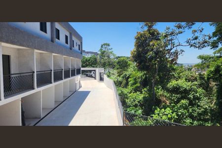 10_photo/94cf0074c3.71d57c28792d37c8-ATLAS-e8b2ba57-cc3a-440e-aac5-573b32ef21d0.jpg de casa à venda com 2 quartos, 94m² em Chácara dos Lagos, Carapicuíba