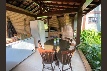 37_photo/94cf0074c5.2589b1fd00b31c34-ATLAS-fd858397-7537-48bb-af3d-ee8b88c5bd7b.jpg de casa de condomínio para alugar com 3 quartos, 320m² em Chácara dos Lagos, Carapicuíba