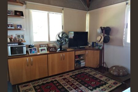 3_photo/94cf0074c5.4f48e483d4bcdc3b-ATLAS-1af46ad9-8a65-4e45-8dfe-4b48a384792d.jpg de casa de condomínio à venda com 4 quartos, 800m² em Chácara dos Lagos, Carapicuíba