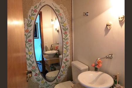 10_photo/94cf0074c5.4f48e483d4bcdc3b-ATLAS-83a31e1c-903c-4db4-af90-8a25aaa9dd6c.jpg de casa de condomínio à venda com 4 quartos, 800m² em Chácara dos Lagos, Carapicuíba