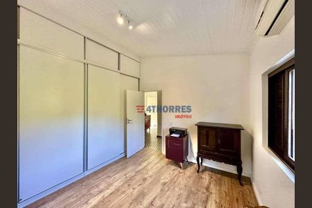 50_photo/94cf00751b.014dabbd1ea2480e-ATLAS-201206ef-6f35-4c97-8b9a-c37f848d757a.jpg de casa à venda com 3 quartos, 355m² em Parque Silvino Pereira, Carapicuíba