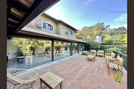 34_photo/94cf00751b.014dabbd1ea2480e-ATLAS-308f92b9-b39f-4950-9f5e-4c25c4149dfb.jpg de casa à venda com 3 quartos, 355m² em Parque Silvino Pereira, Carapicuíba