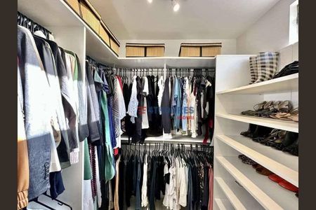 47_photo/94cf00751b.014dabbd1ea2480e-ATLAS-3ab9bfff-e17d-4087-b8c0-739b3387ff6c.jpg de casa à venda com 3 quartos, 355m² em Parque Silvino Pereira, Carapicuíba