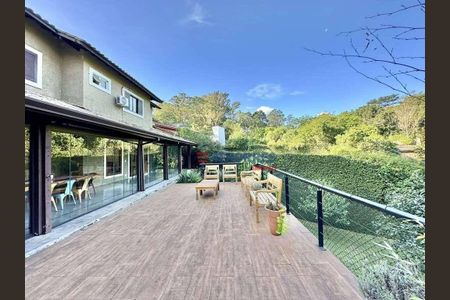 36_photo/94cf00751b.014dabbd1ea2480e-ATLAS-43015e1e-4daa-42cc-adbf-510ba415b655.jpg de casa à venda com 3 quartos, 355m² em Parque Silvino Pereira, Carapicuíba