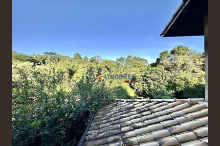 45_photo/94cf00751b.014dabbd1ea2480e-ATLAS-71501d80-cc23-45e3-a0f4-1e8e02b9d34c.jpg de casa à venda com 3 quartos, 355m² em Parque Silvino Pereira, Carapicuíba