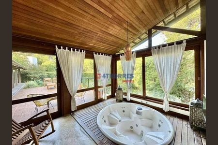 29_photo/94cf00751b.014dabbd1ea2480e-ATLAS-b0daa35e-99b7-4d79-85c4-688755ceea9a.jpg de casa à venda com 3 quartos, 355m² em Parque Silvino Pereira, Carapicuíba