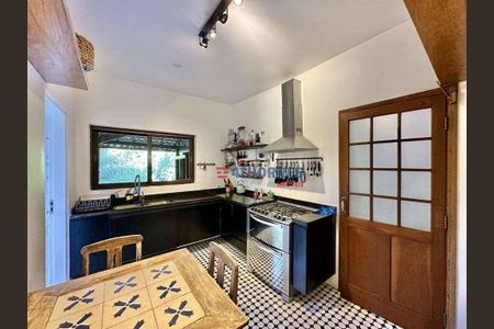 16_photo/94cf00751b.014dabbd1ea2480e-ATLAS-e9bb25a9-b724-4c16-94e2-61fbea27a523.jpg de casa à venda com 3 quartos, 355m² em Parque Silvino Pereira, Carapicuíba