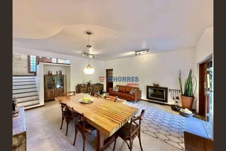 7_photo/94cf00751b.014dabbd1ea2480e-ATLAS-eebdbe10-1682-4700-802a-c702e4326e87.jpg de casa à venda com 3 quartos, 355m² em Parque Silvino Pereira, Carapicuíba