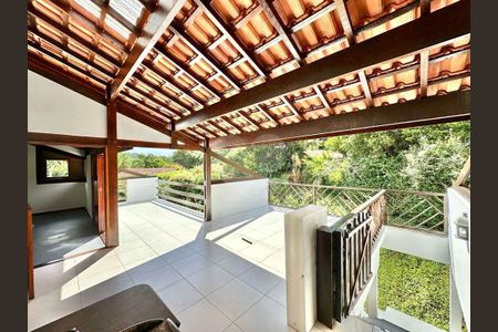 4_photo/94cf007535.fc3124ead6c5d417-ATLAS-0bd69976-b409-43e2-9e55-e77c248548e9.jpg de casa de condomínio à venda com 4 quartos, 345m² em Chácara dos Lagos, Carapicuíba