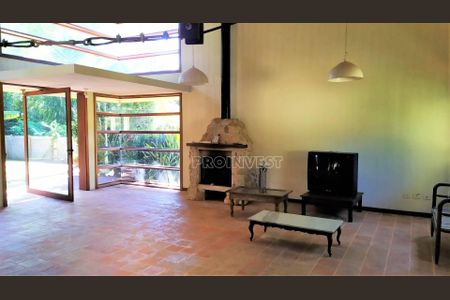 3_photo/94cf00758b.cda01c5f2bf1a0d1-ATLAS-0c39a0d4-6499-40ea-801b-0074850d3c0f.jpg de casa à venda com 3 quartos, 430m² em Parque Silvino Pereira, Cotia