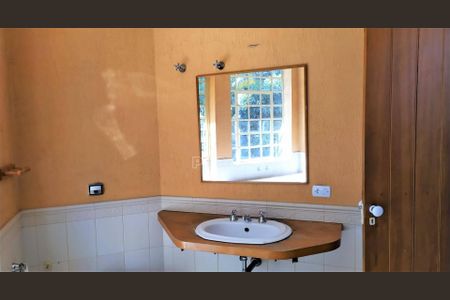 25_photo/94cf00758b.cda01c5f2bf1a0d1-ATLAS-4b7fce55-61e3-4ebe-924b-025d2f3216f6.jpg de casa à venda com 3 quartos, 430m² em Parque Silvino Pereira, Cotia