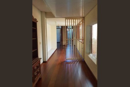 12_photo/94cf00758b.cda01c5f2bf1a0d1-ATLAS-4cf97c3f-300b-4f2d-be0e-2bea567db1fc.jpg de casa à venda com 3 quartos, 256m² em Parque Silvino Pereira, Cotia