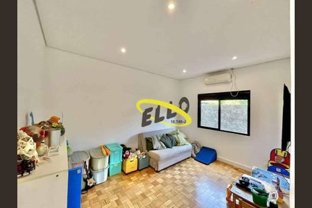 34_photo/94cf00758f.7e2ea02b9085bf9d-ATLAS-0a6346a3-3796-460b-9a81-24b954b5657e.jpg de casa à venda com 3 quartos, 277m² em Vila Santo Antonio de Carapicuiba, Cotia