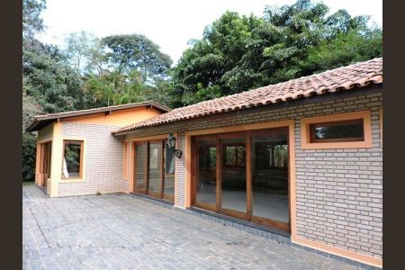 34_photo/94cf007609.ae6c0d4ae2e822c2-ATLAS-80c317fc-ee45-44b5-b809-7205a211cc62.jpg de casa à venda com 4 quartos, 1150m² em Vila Santo Antonio de Carapicuiba, Cotia